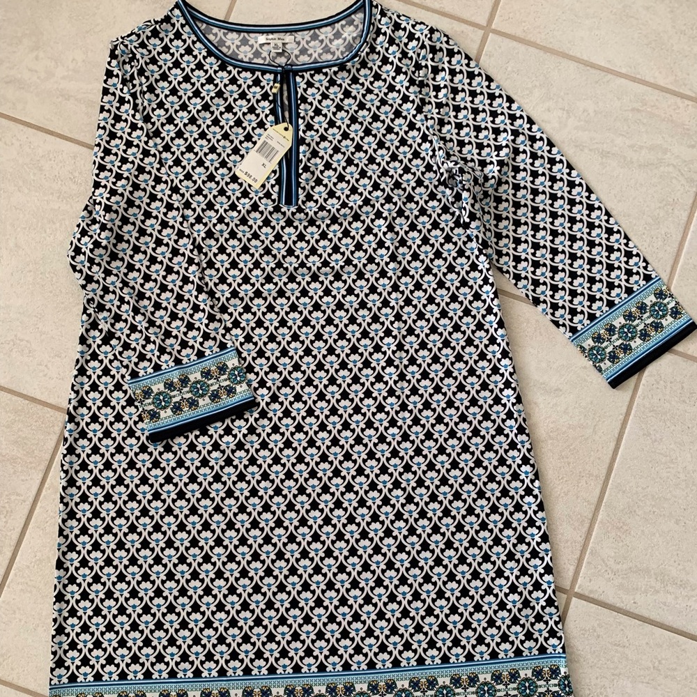NWT Sophie Max Shift Dress with Front Keyhole Closure
